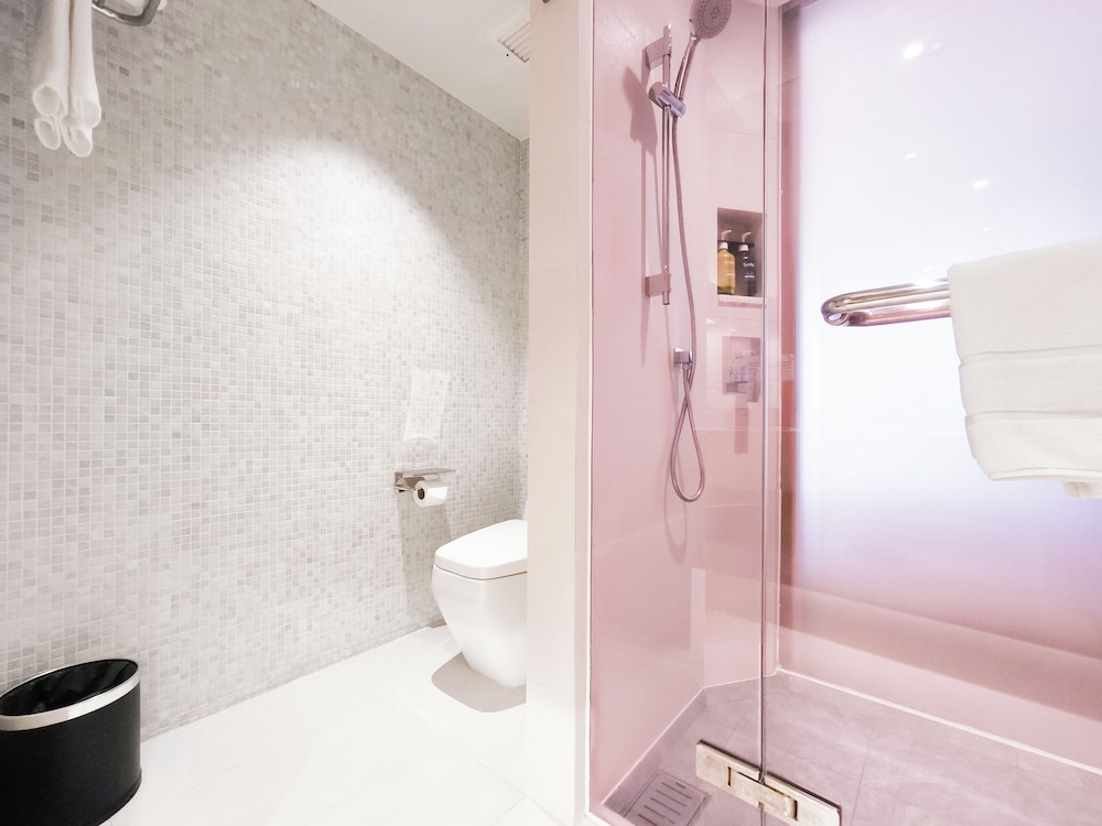 Hotel Citrus Sukhumvit 13 by Compass Hospitality 68/70