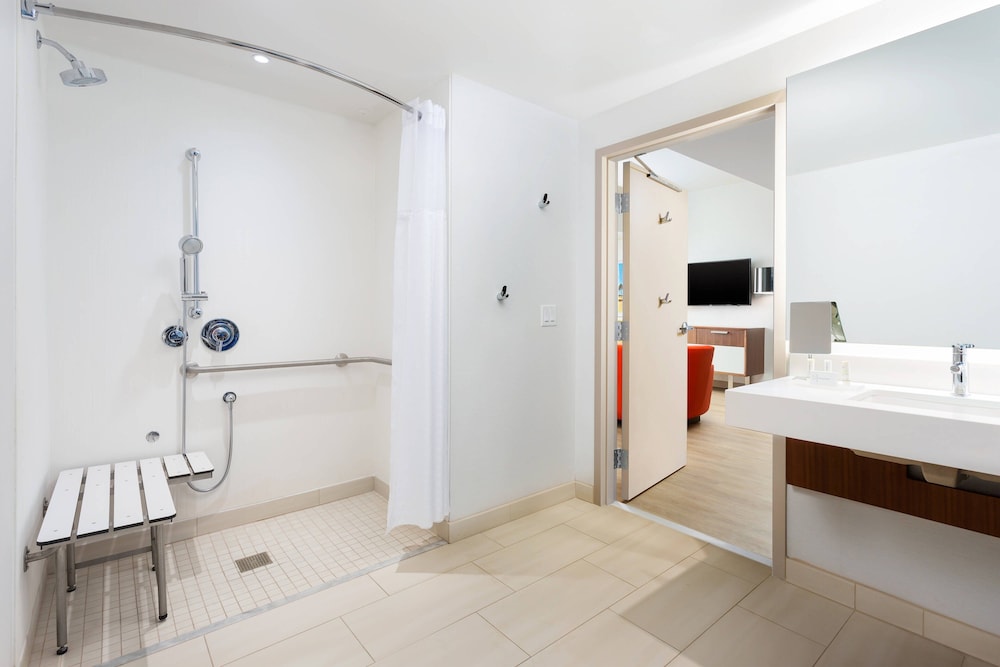 Courtyard by Marriott Santa Monica 25/59