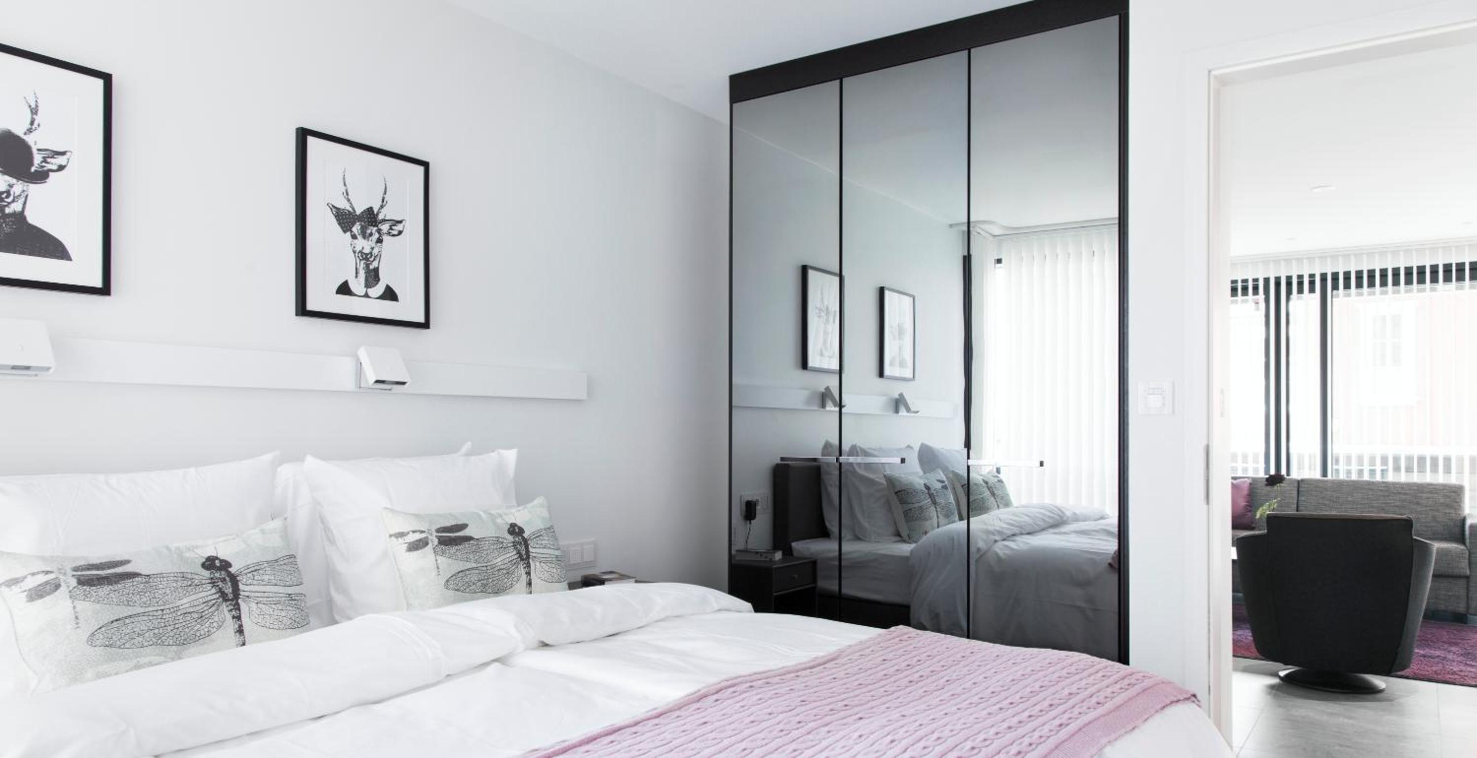 1 BEDROOM, SUITE, BALCONY