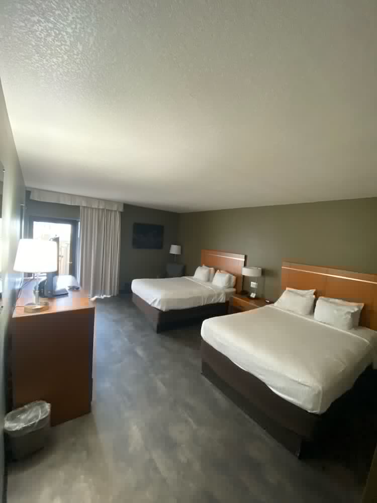 Adventureland Inn 9/27