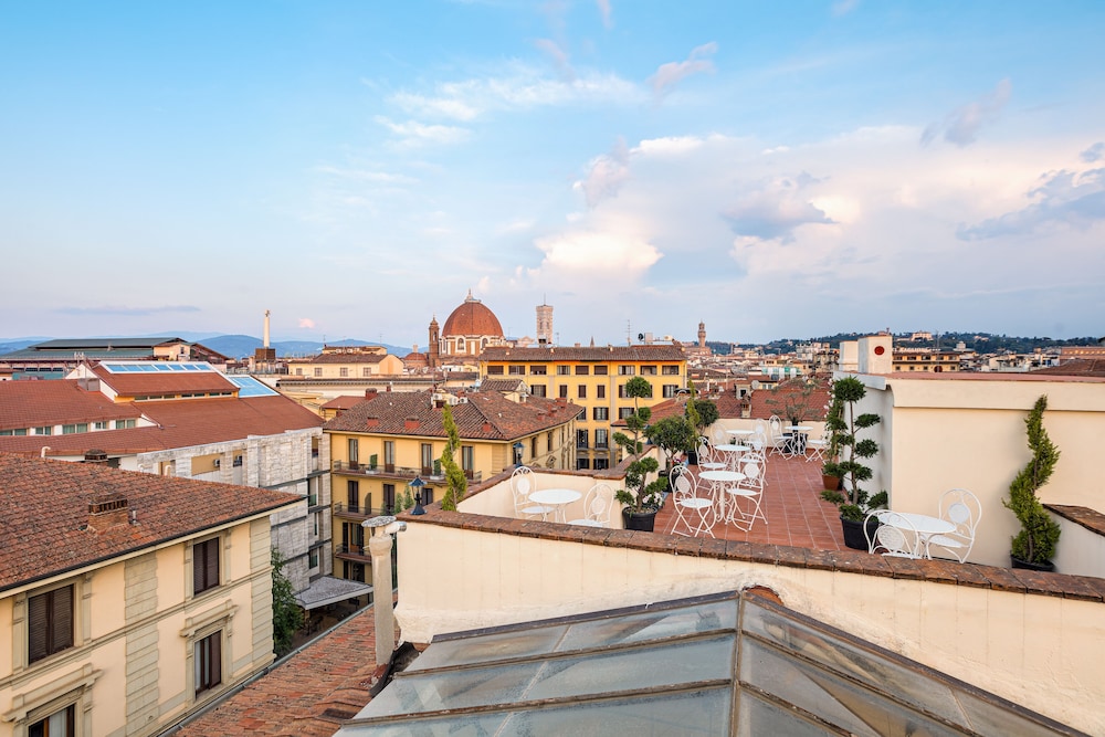 Hotel Bijou Roof Terrace 44/49
