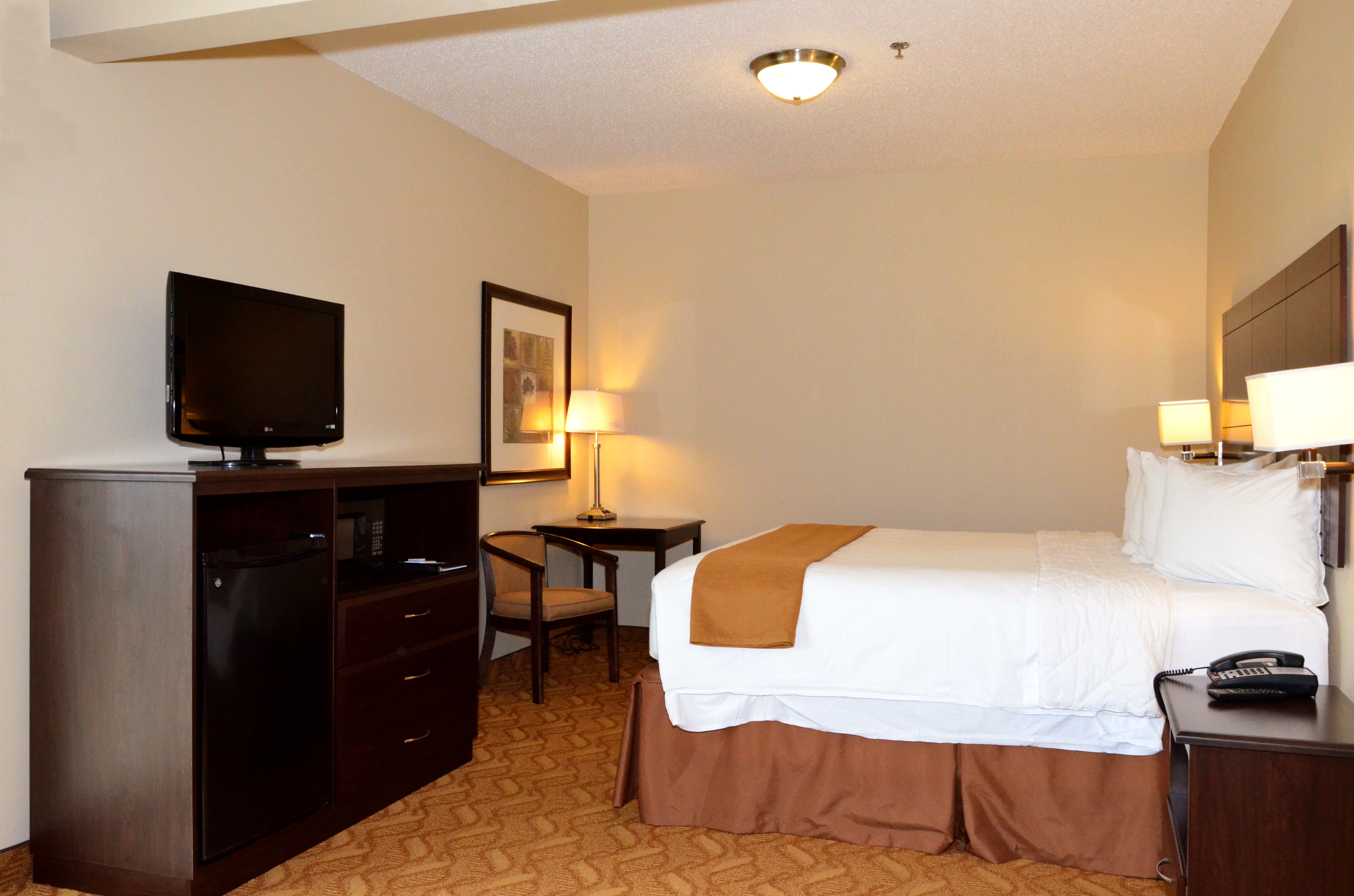Cobblestone Inn & Suites - Lake View 15/27