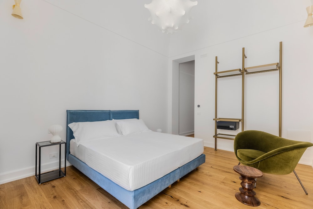 Dome Hotel 18/48