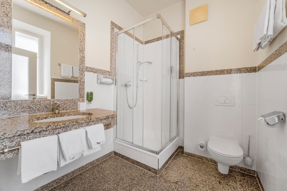 Villa Ceconi By Das Grune Hotel Zur Post - 100 Bio 80/82
