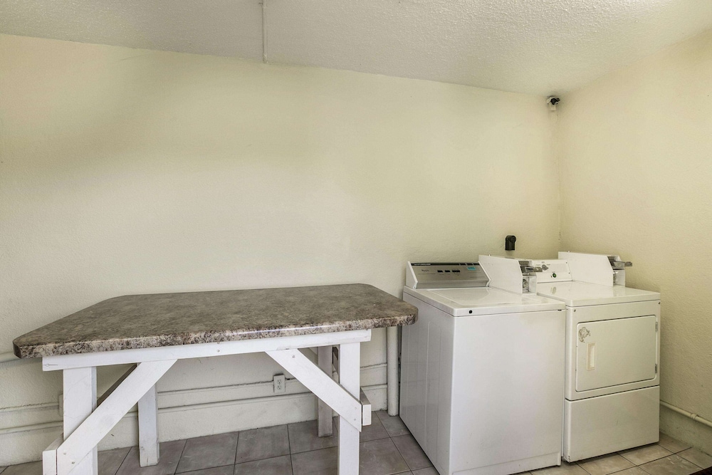 Quality Inn & Suites near Lake Eufaula 6/41