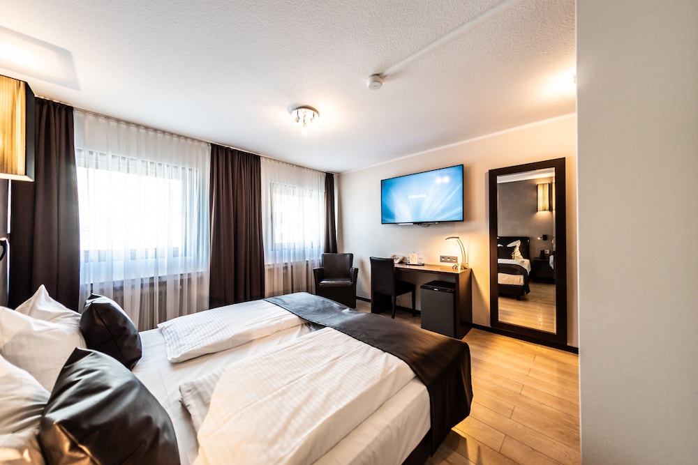 ROOM, TRIPLE