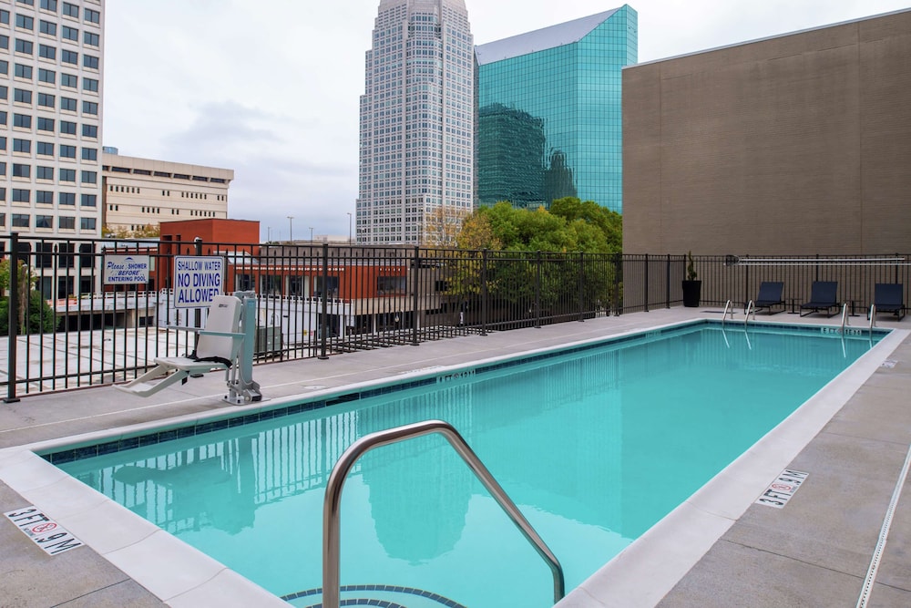 Hampton Inn And Suites Winston Salem Downtown 5/53