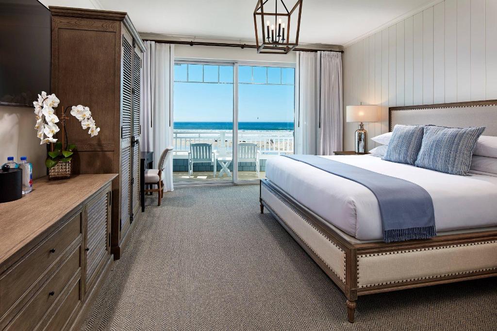 Guest Room, Premium, King Bed, Ocean Front, Sofa, Balcony