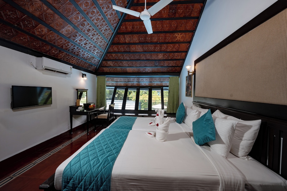 Pool Cottage, King Bed