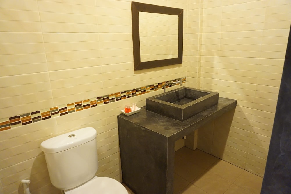 Ploenjai Hotel Ranong 41/48