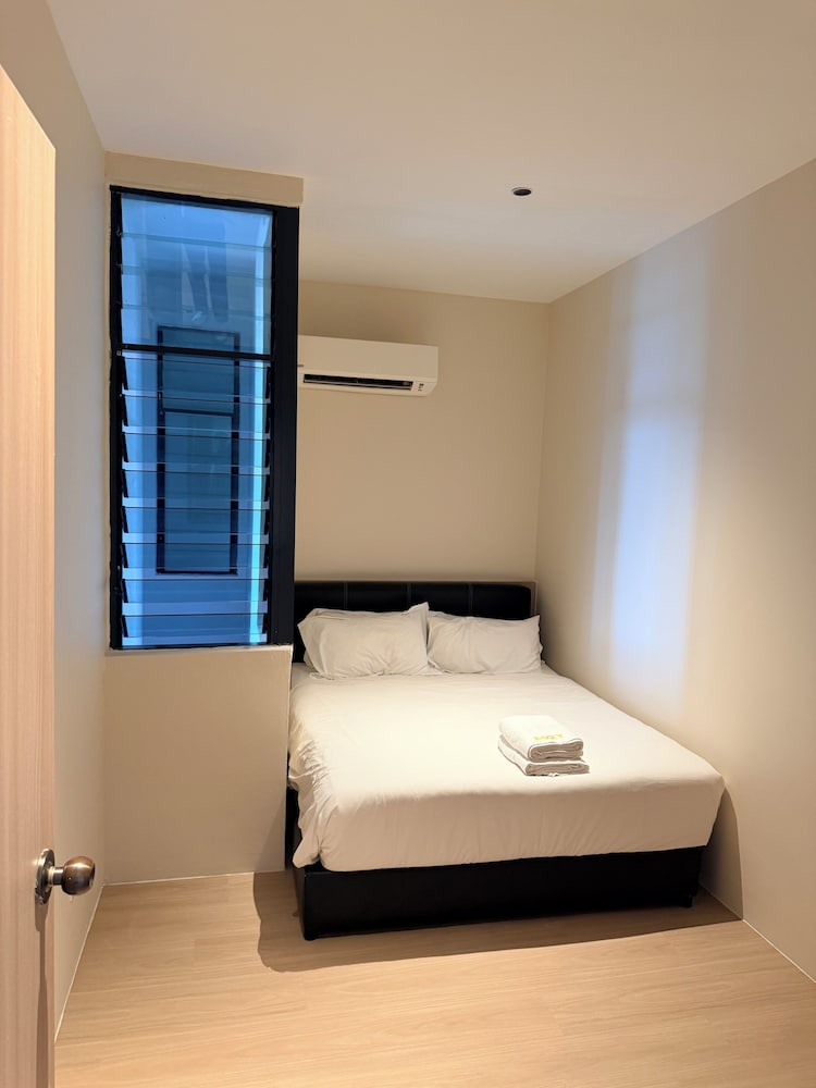 Roxy Hotel Apartment 15/58