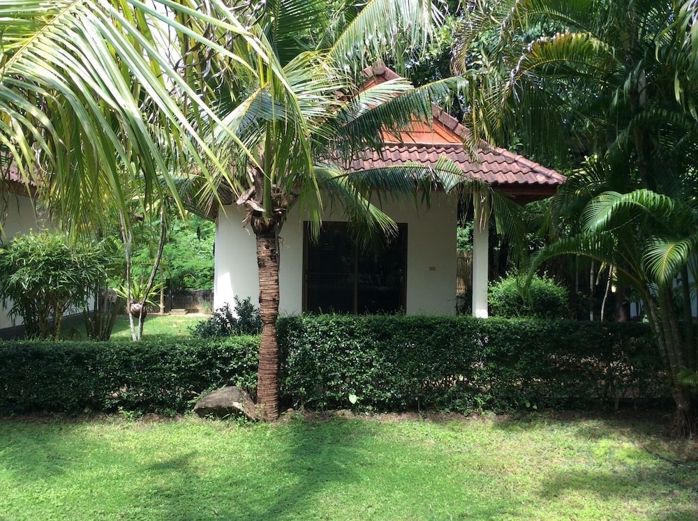 Cousin Resort Khao Lak 10/17