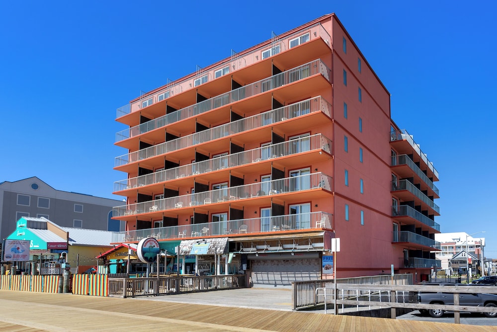 Americana Hotel Oceanfront 9/68