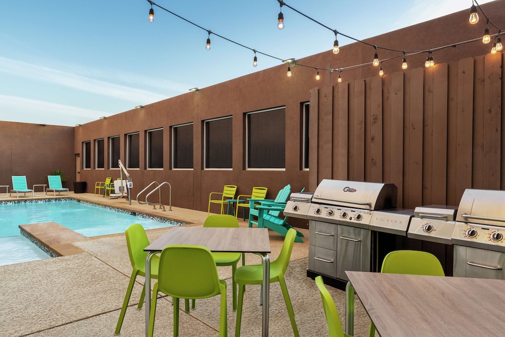 swimming pool spa