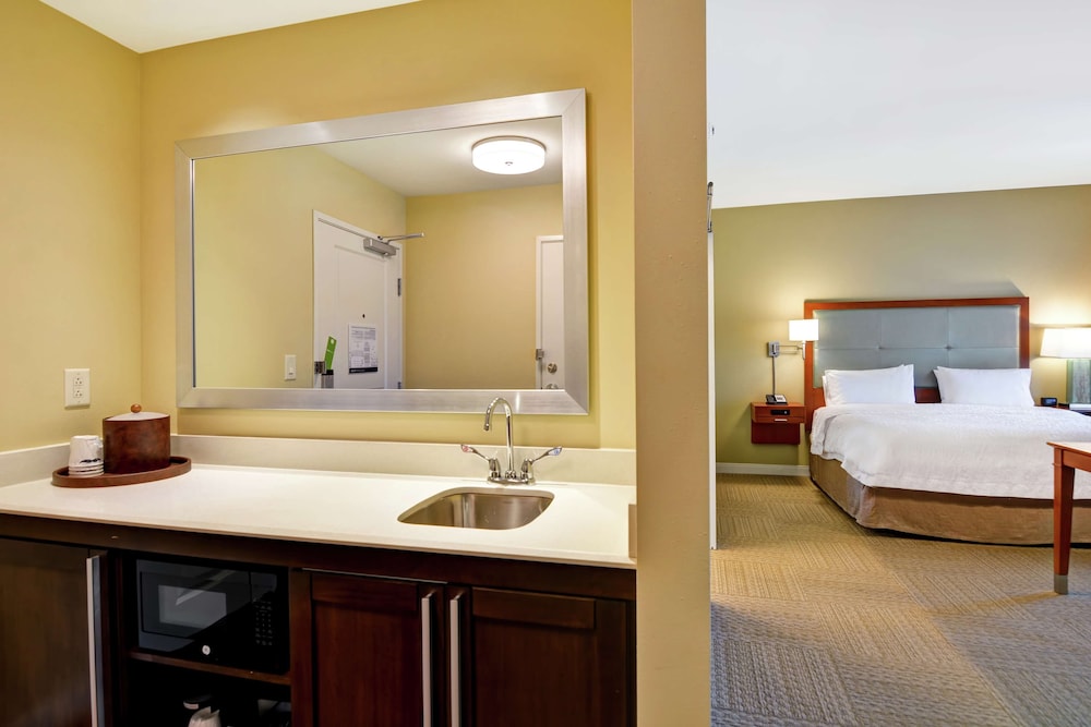 Hampton Inn And Suites Charleston Airport 7/40