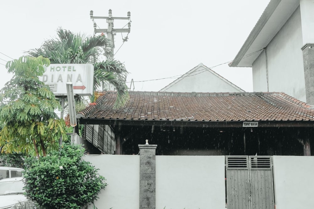 Hotel Diana 2 4/21