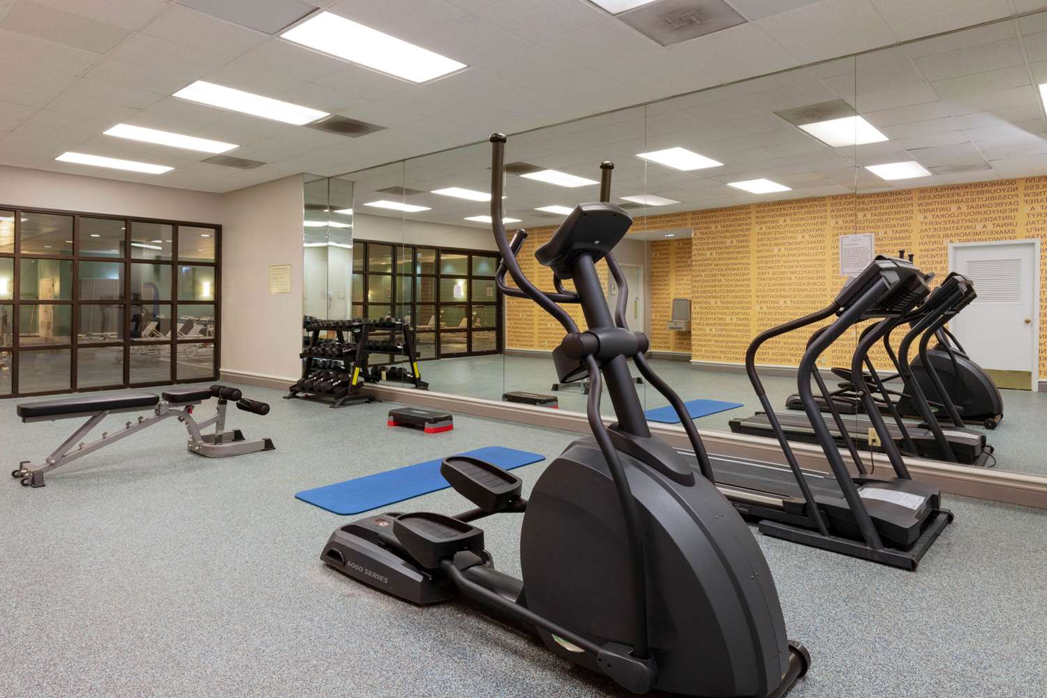 La Quinta Inn and Suites by Wyndham Secaucus Meadowlands 20/41