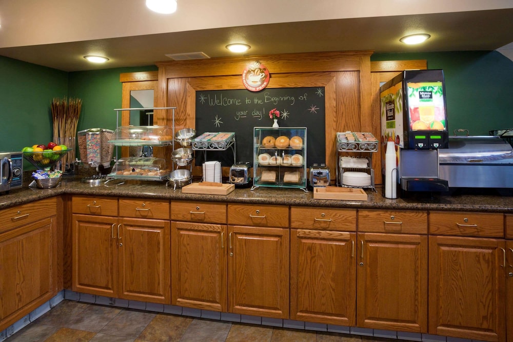 Americinn By Wyndham Thief River Falls 6/22