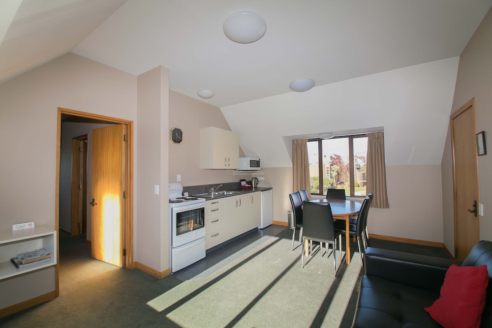 Allan Court Motel 44/66