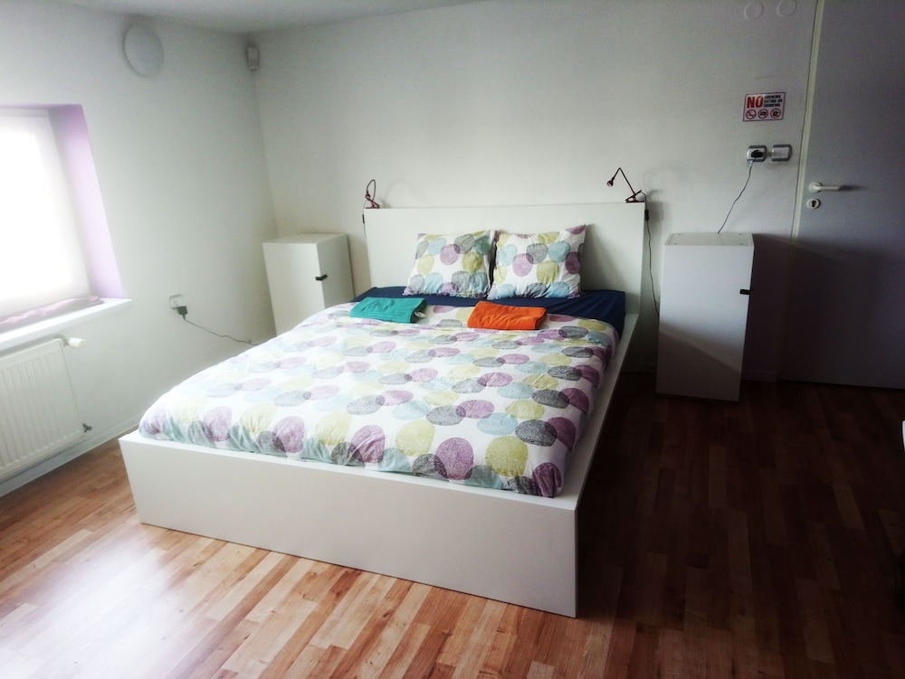 Nitra Glycerin Hostel 4/35