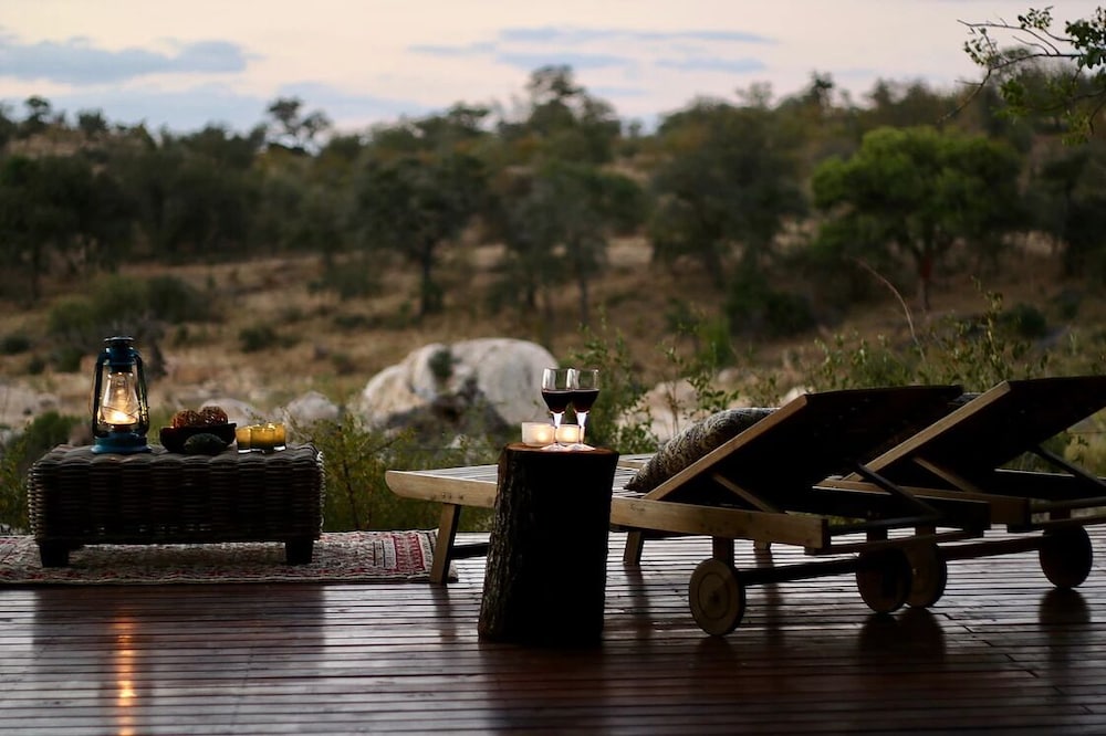Ivory Wilderness River Rock Lodge 17/24