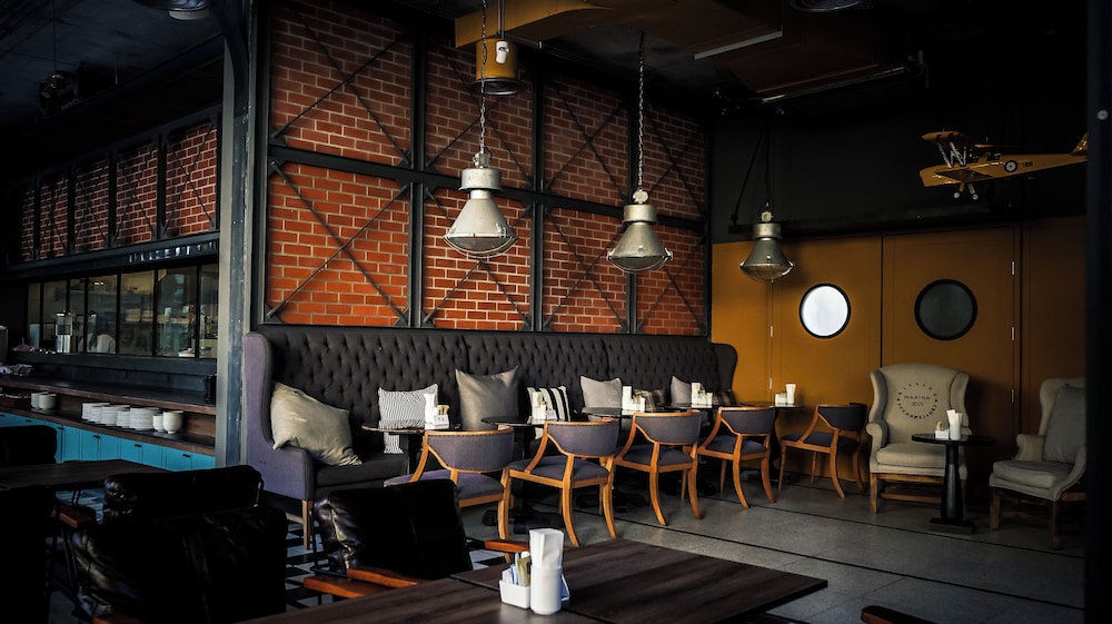 Sugar Marina Hotel AVIATOR Phuket Airport 53/60