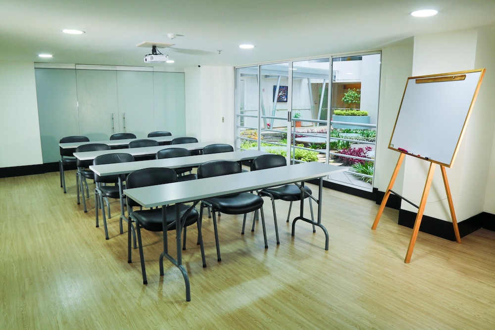 Hotel Aparta Suite Continental 60/75