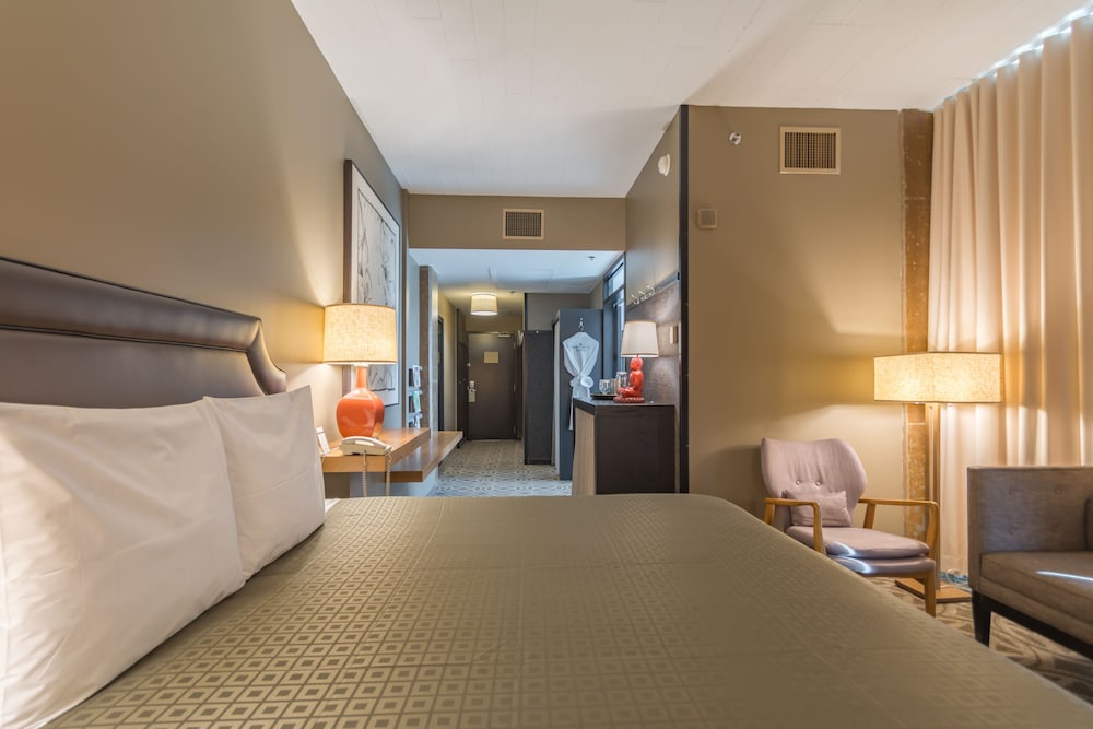 Proximity Hotel 17/71