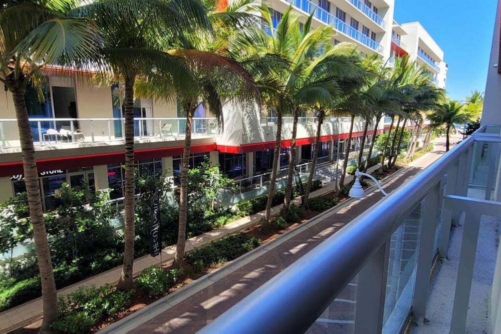 CH Luxury Condos & Studios On The Beach 7/50