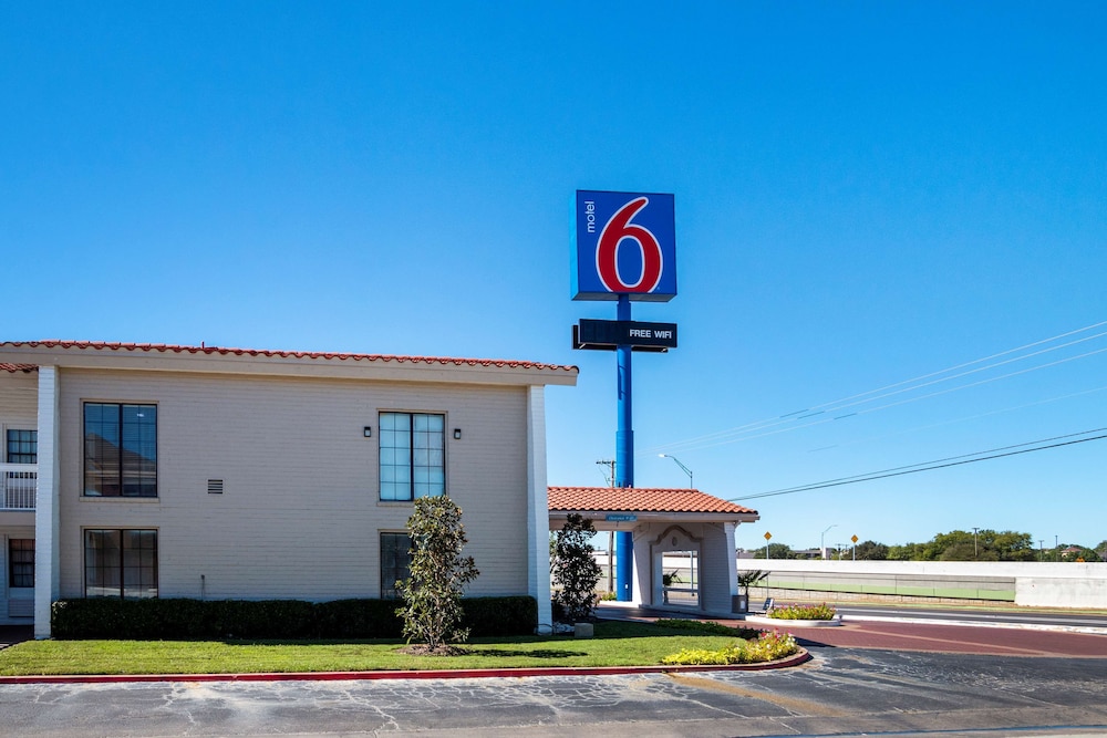Motel6 Euless, TX - DFW West 29/33