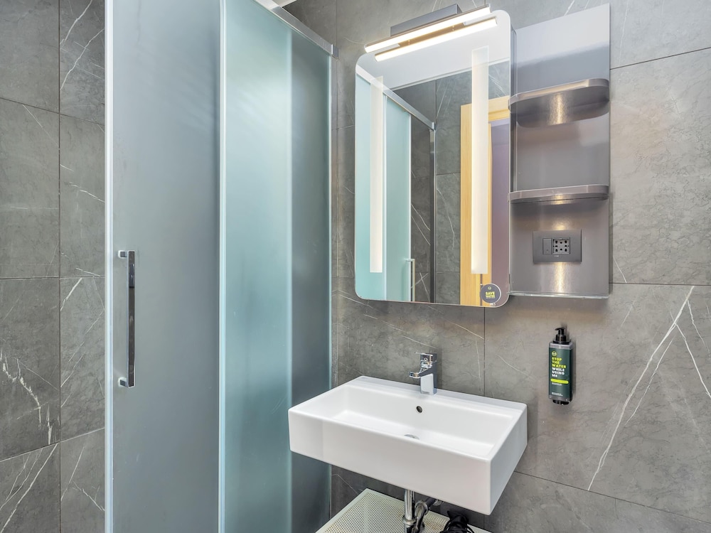 B&B Hotel Milano City Center Duomo 50/50