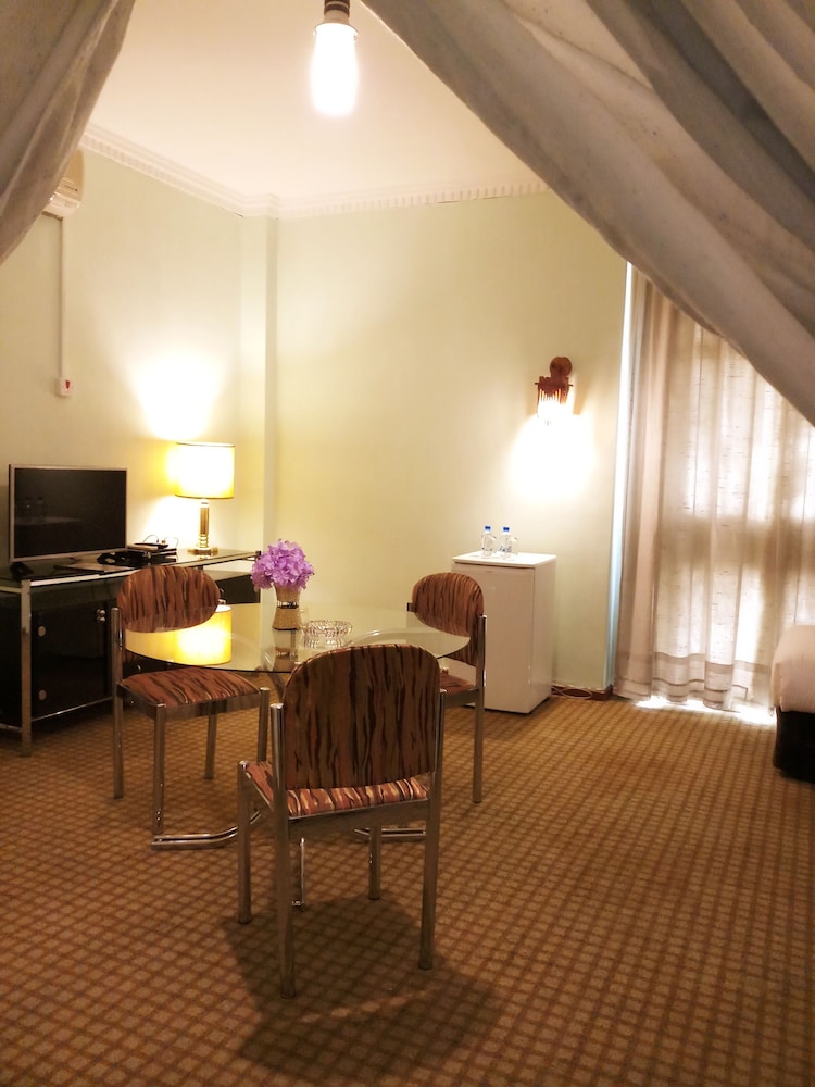 ORIENTAL PALACE HOTEL 41/52