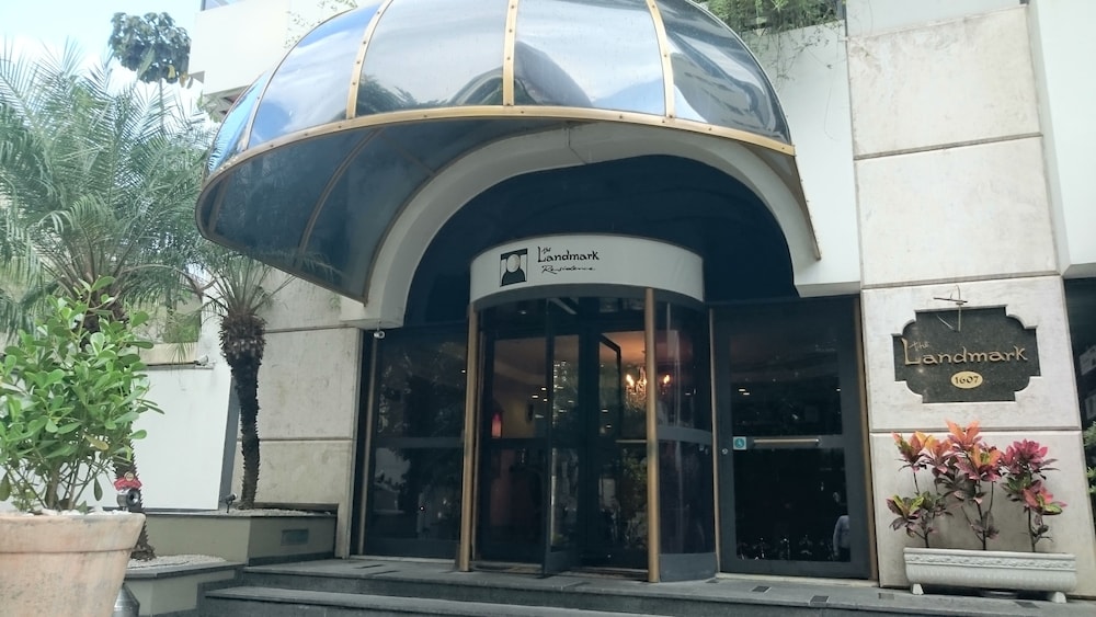 ランドマーク レジデンス 写真2