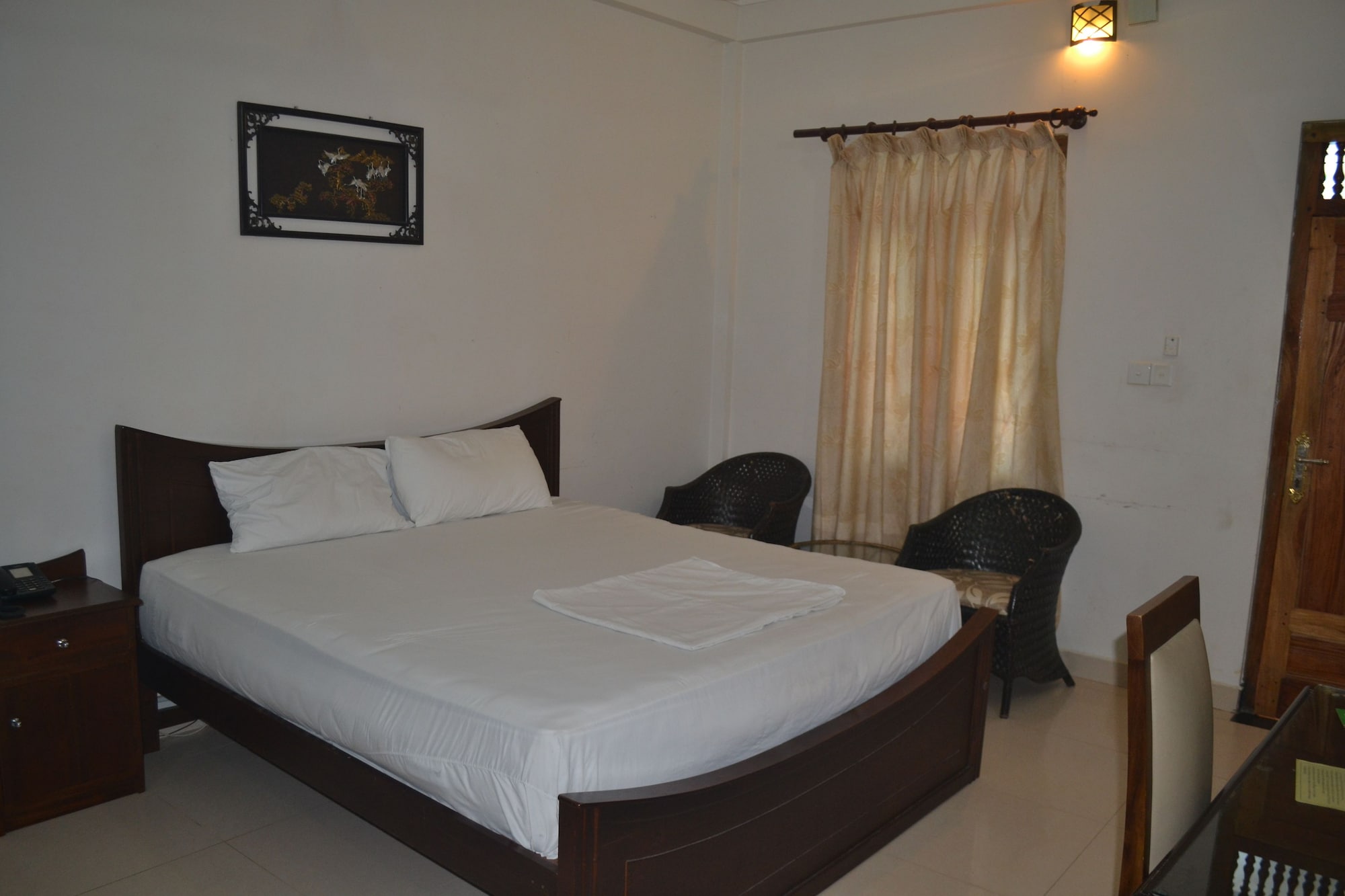 Plus, Standard, Queen Bed