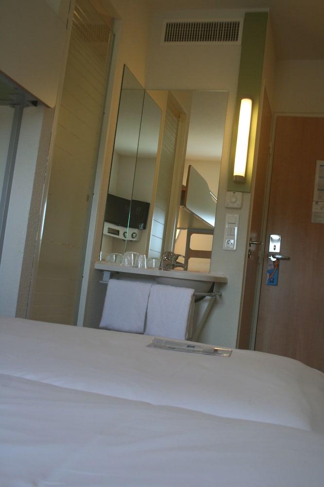 Ibis Budget Niort Est La Creche 32/32