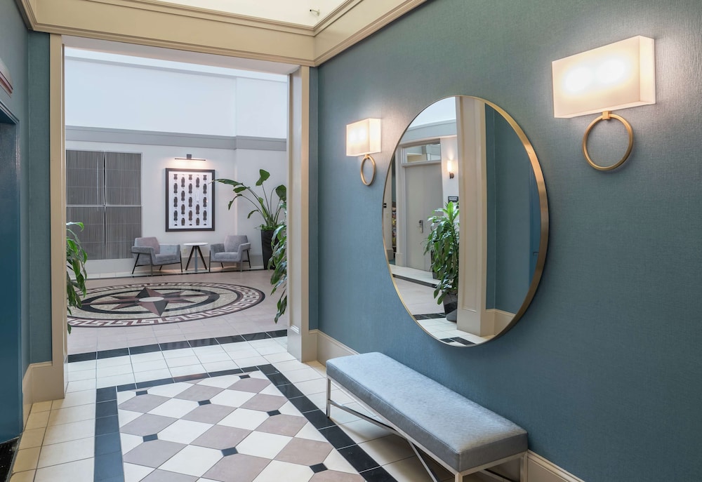 Hampton Inn and Suites Atlanta Downtown 44/56