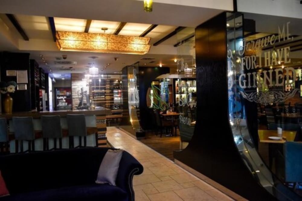 The Bluebell Hotel 29/35