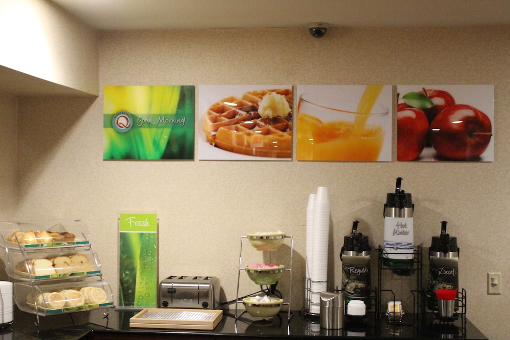 Quality Inn & Suites Oceanside Near Camp Pendleton 18/50