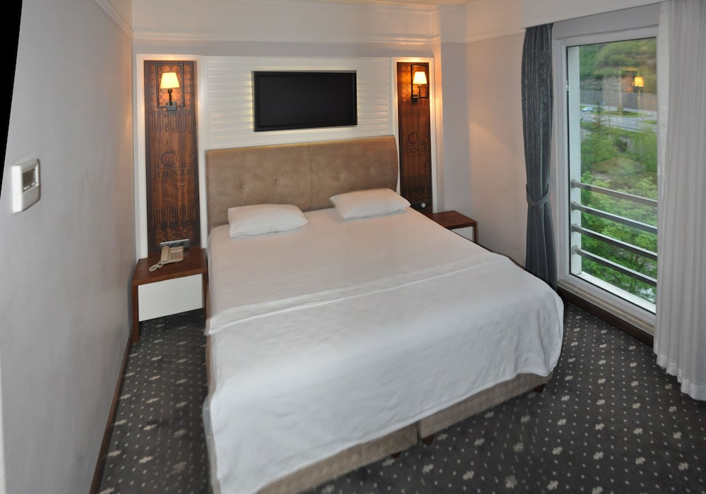 ROOM, DOUBLE BED