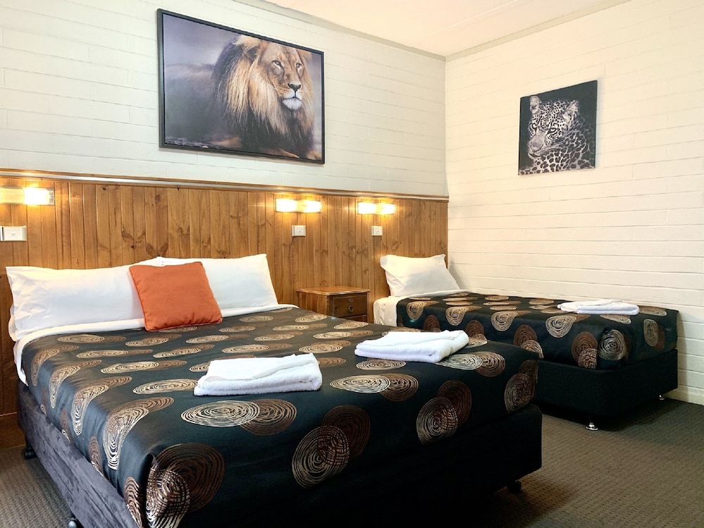 ROOM, TWIN BEDS, LARGE