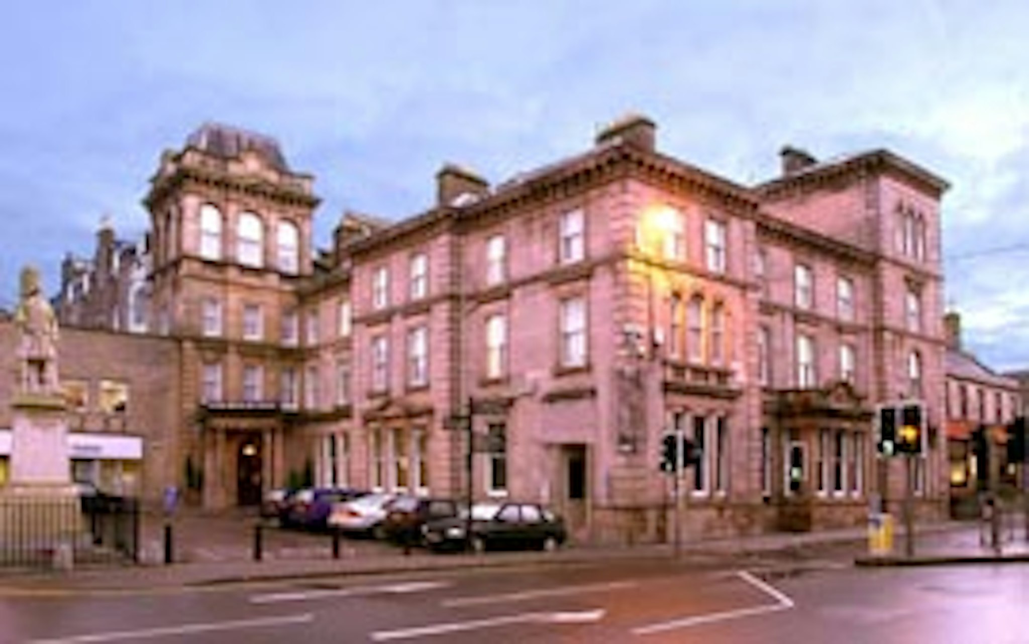 Royal Highland Hotel 41/43