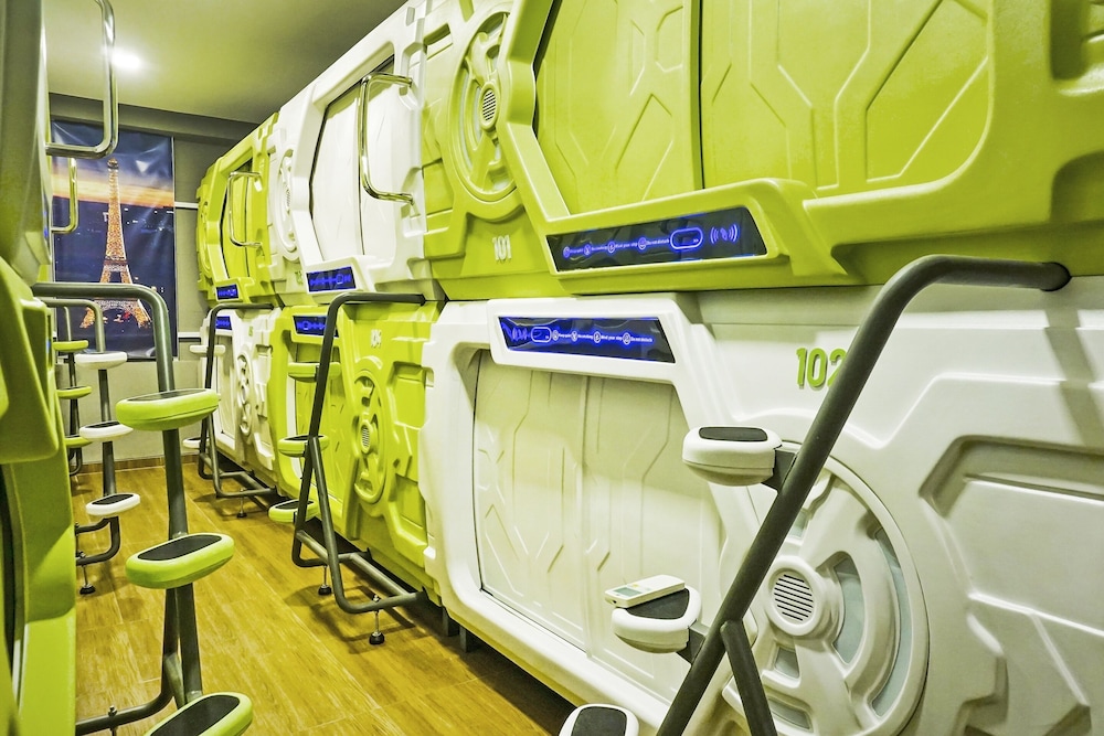 Hotel O Fiducia Capsule Hotel 6/15
