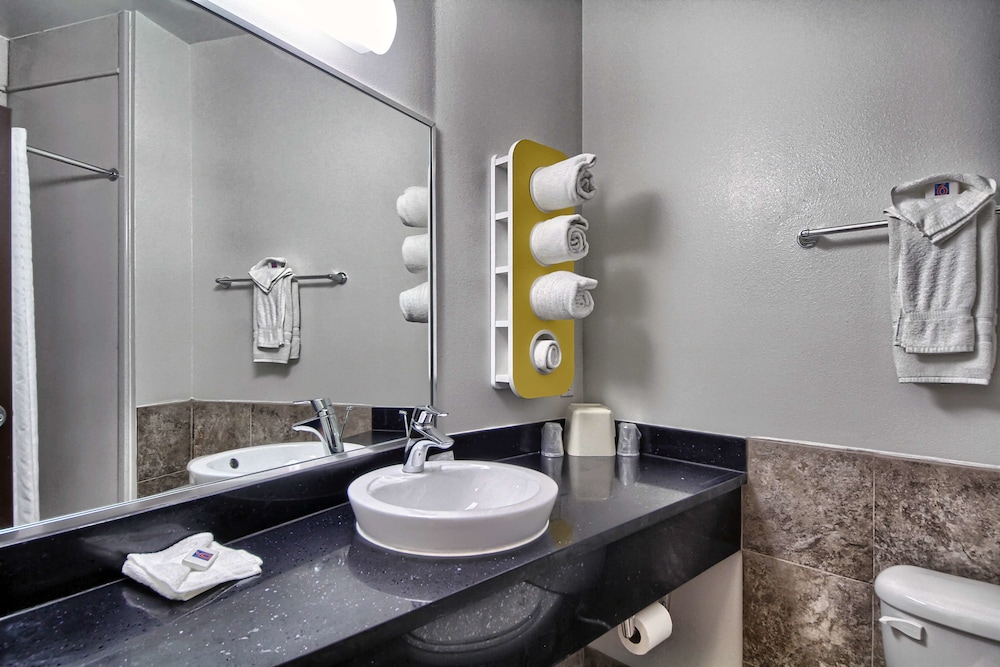 Motel6 Weslaco, TX 41/58