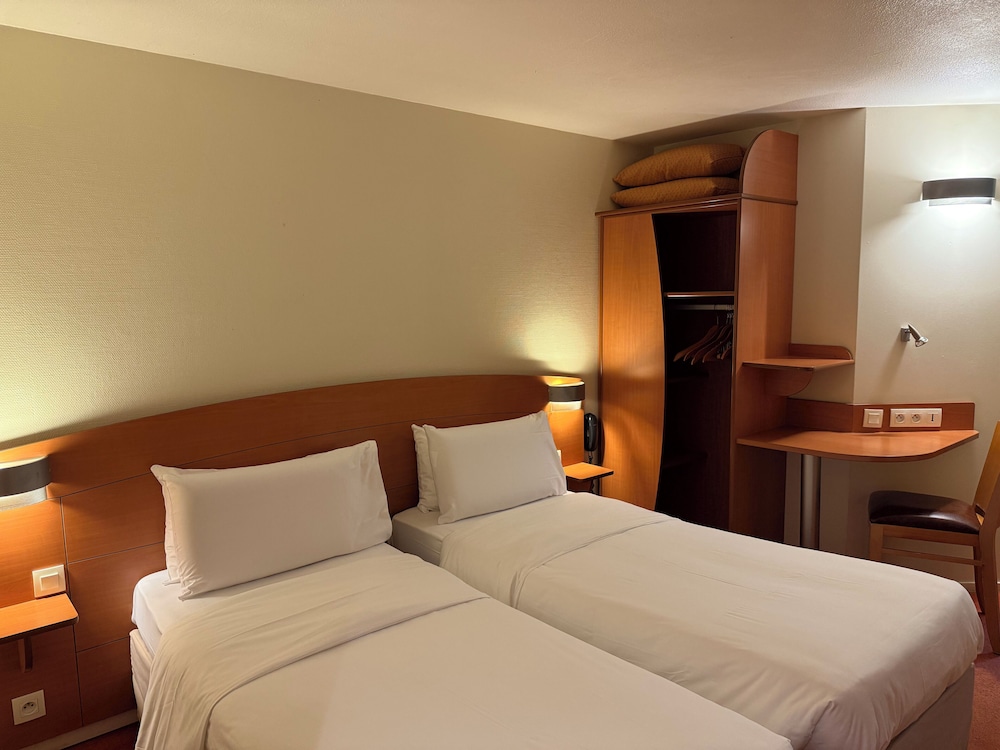 Hotel Kyriad Rennes Nord 13/69