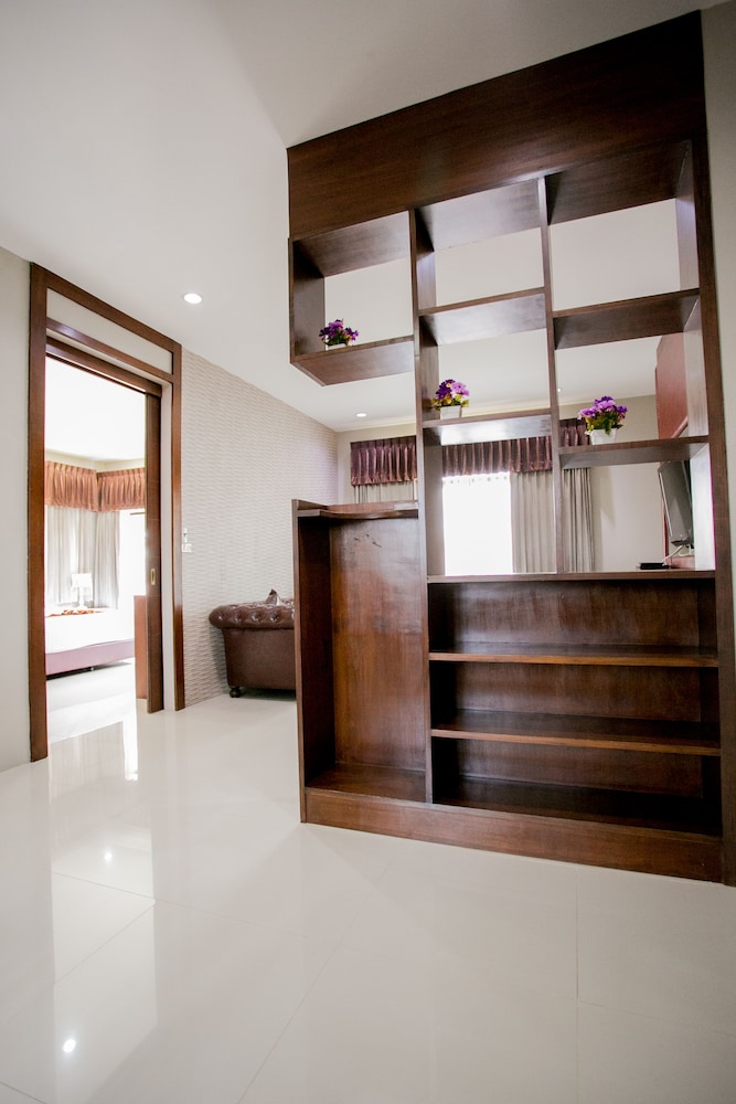 The Desiign Hotel 6/66