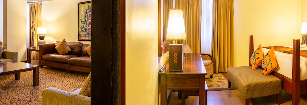The African Regent Hotel 47/71