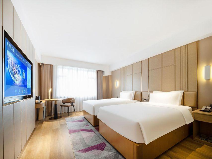 Standard, Twin Beds