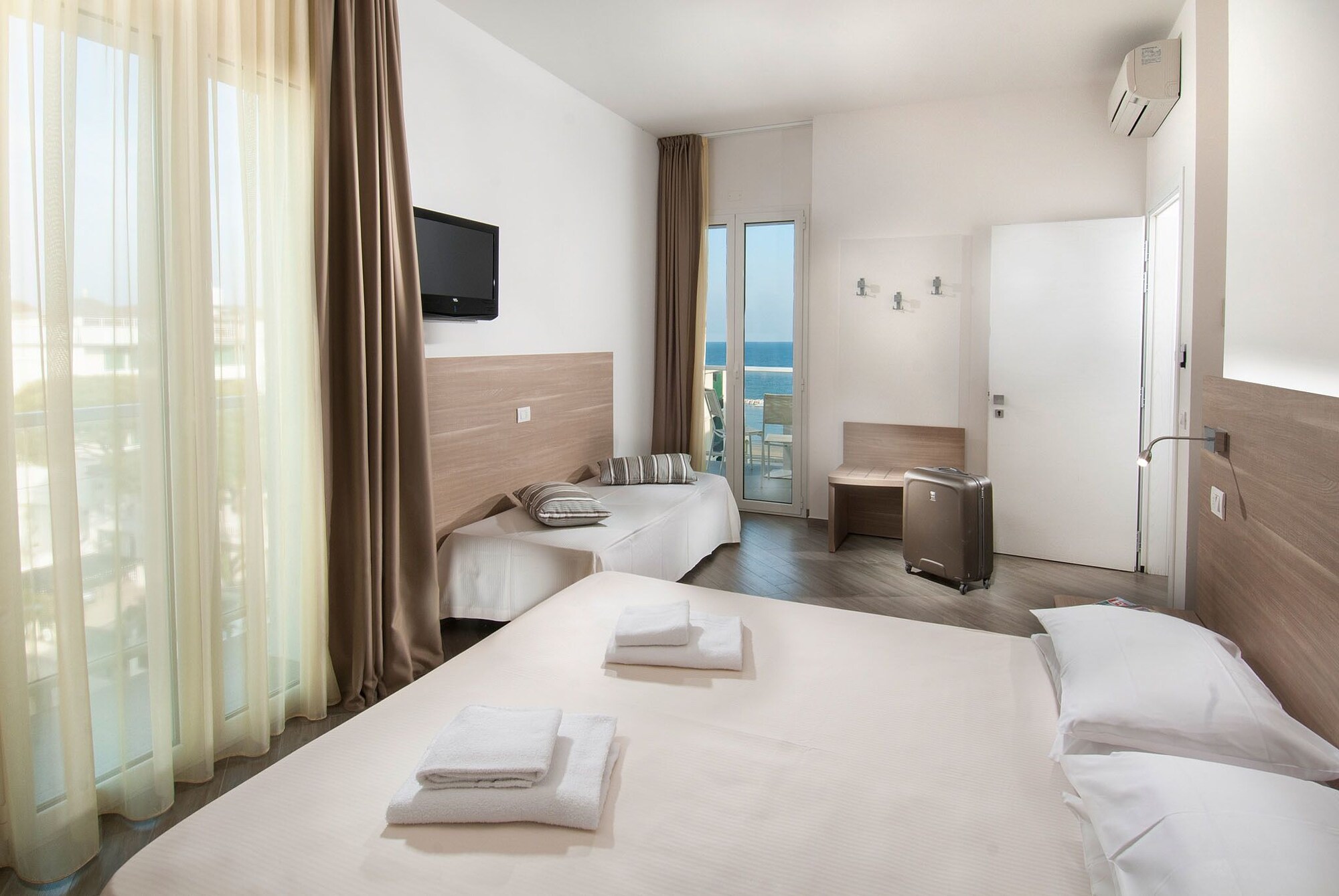 STANDARD, QUADRUPLE, SEA VIEW, BALCONY