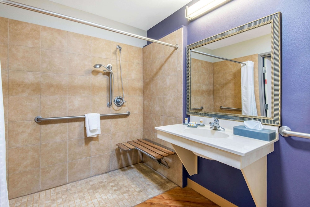 La Quinta Inn & Suites by Wyndham Dumas 11/24