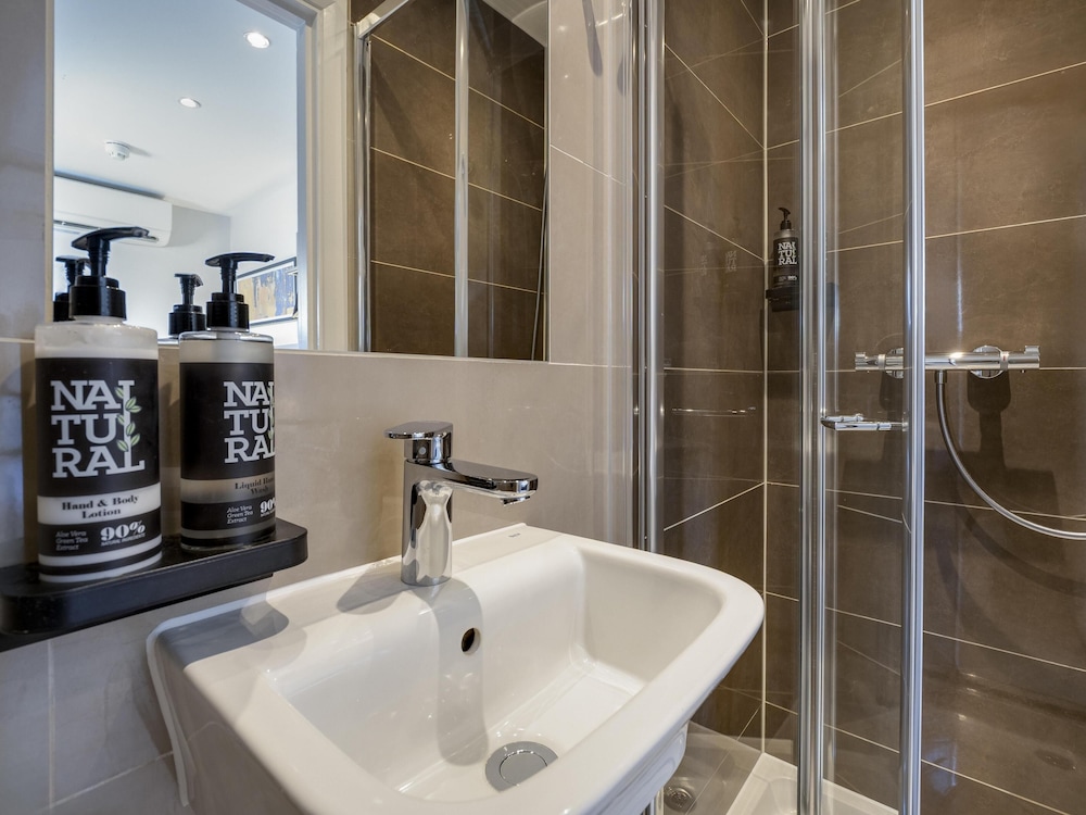 Best Western Chiswick Rooms 48/52